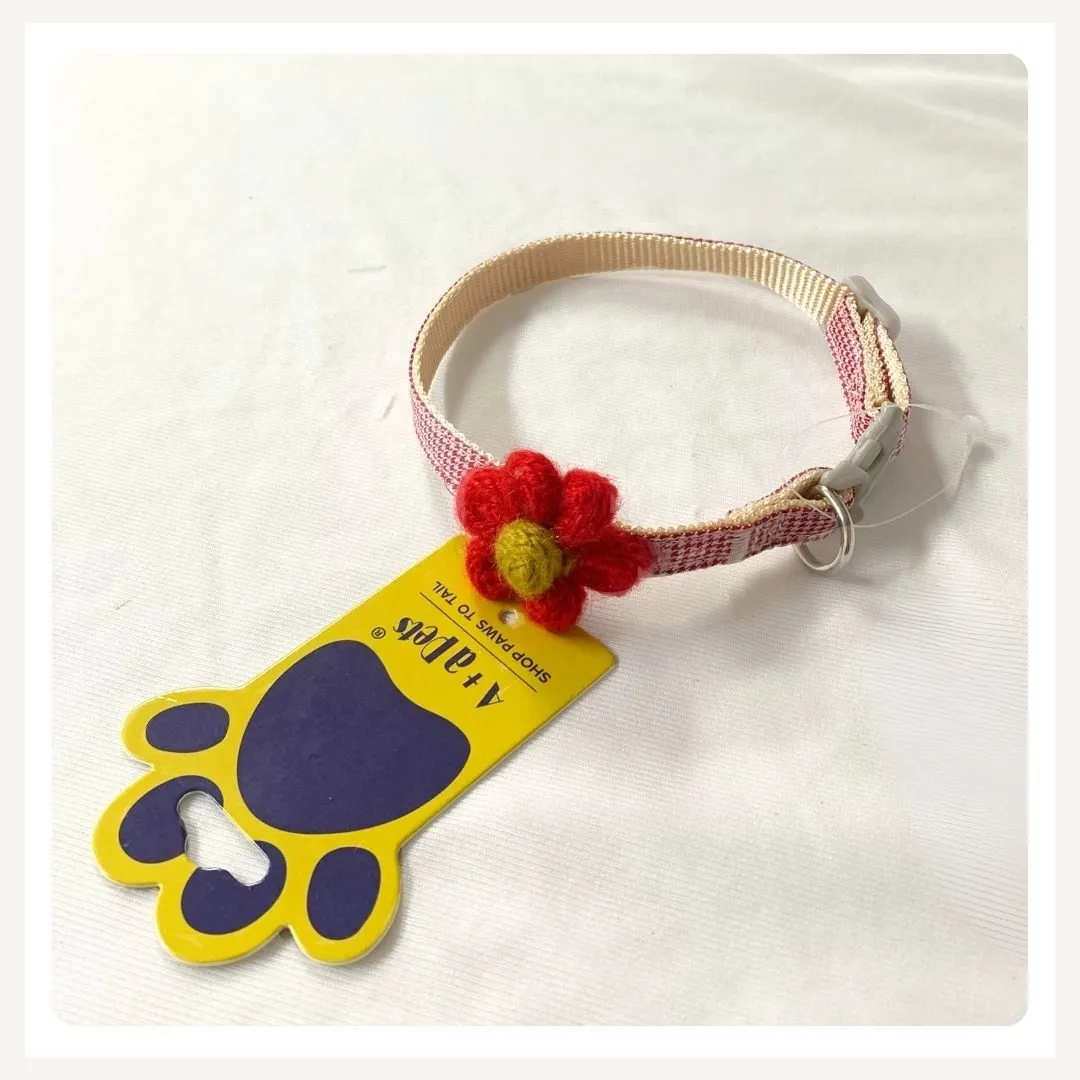 A a Pets' Crochet Flower Adjustable Cat Collar, Soft Handmade - Red