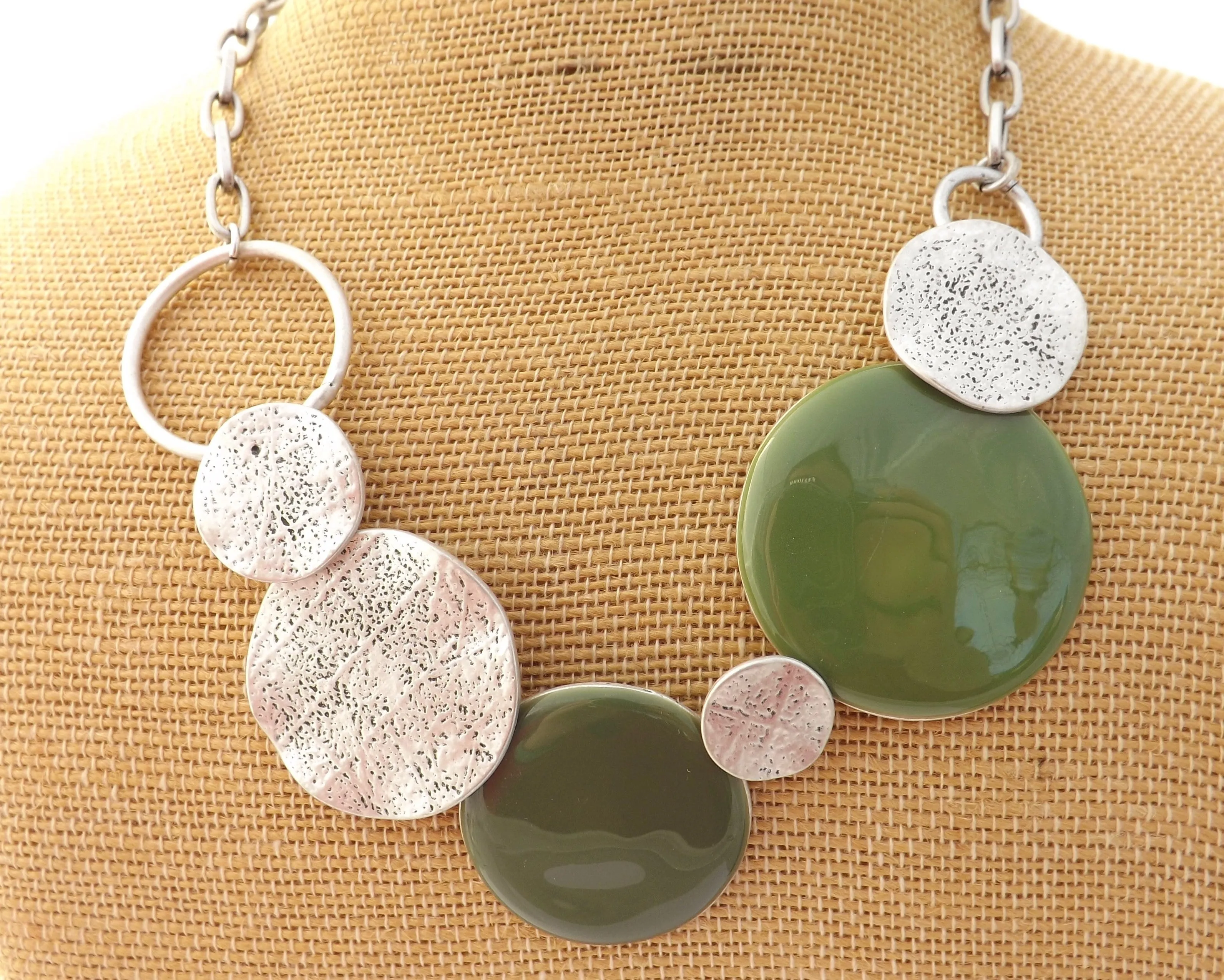 Green & Silver Circles Alloy Collar Necklace