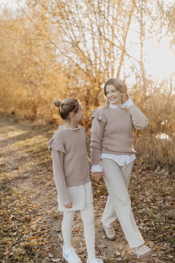 Mini-Me Strickpullover 'dusty rose' mit Volants für Frauen